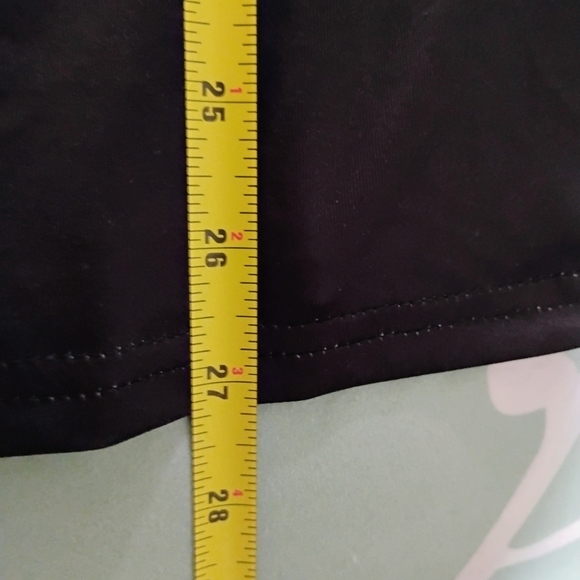 Stylish Black and White V-Neck Women's Top - Picture 6 of 6